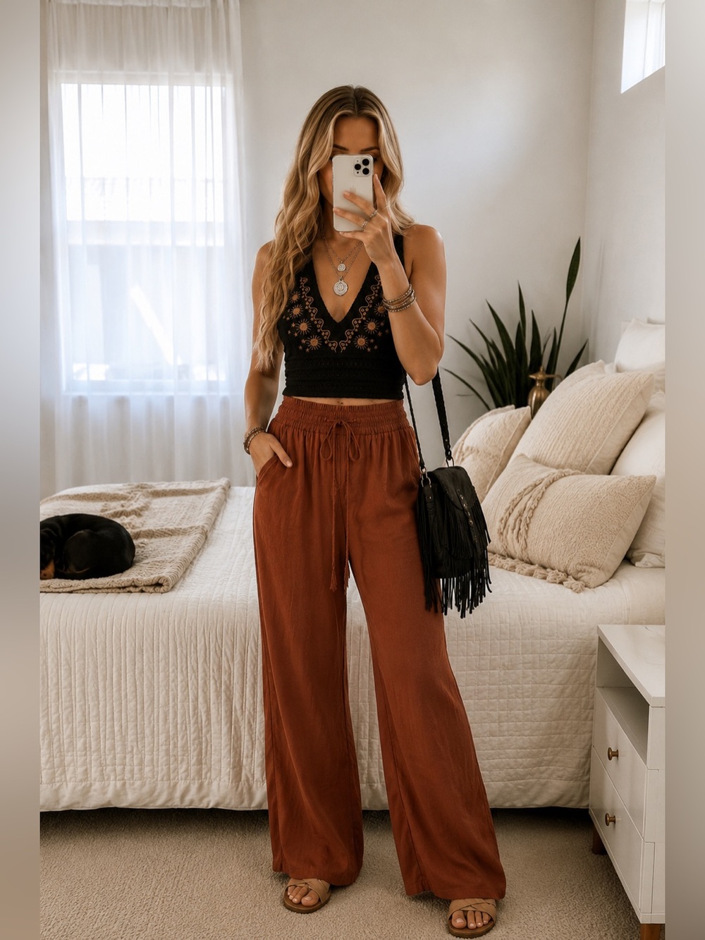Women’s V-Neck Sweater Crop Top - Black